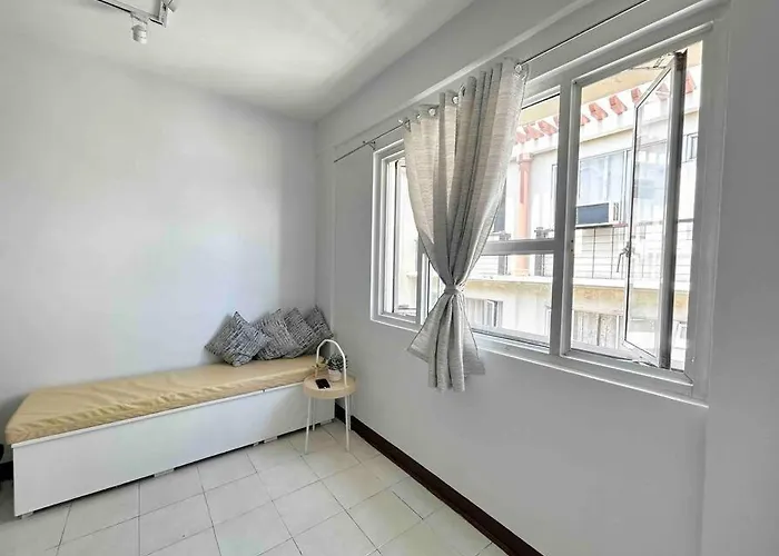 Budget 2 Bedroom With Free Parking Near Naia *