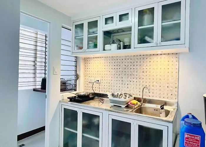 Budget 2 Bedroom With Free Parking Near Naia Manila