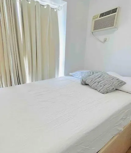 Budget 2 Bedroom With Free Parking Near Naia Apartamento