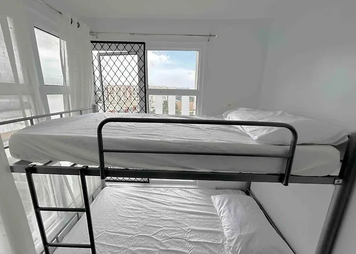 Apartamento Budget 2 Bedroom With Free Parking Near Naia *