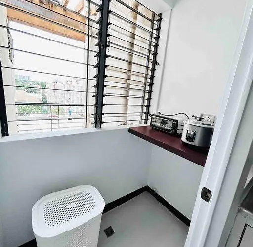 Budget 2 Bedroom With Free Parking Near Naia *
